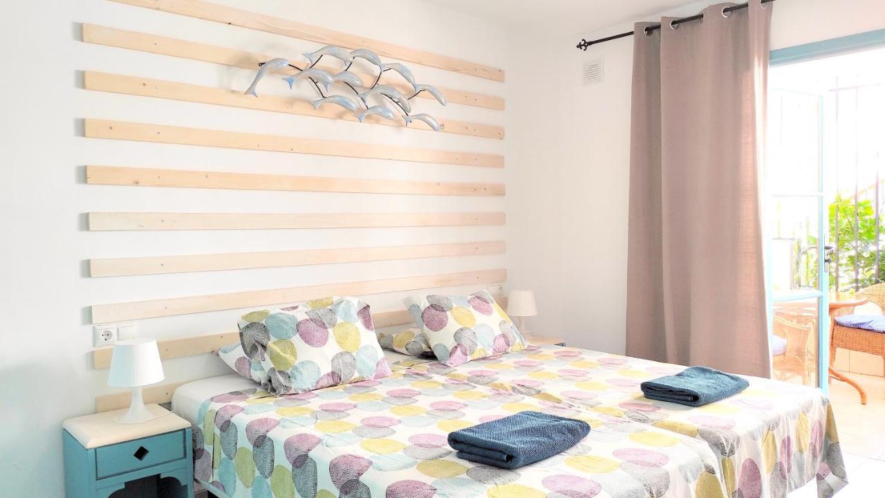 Port Royal Apartments, Heated Pool, Speed Wifi, Terrace Арона Екстериор снимка