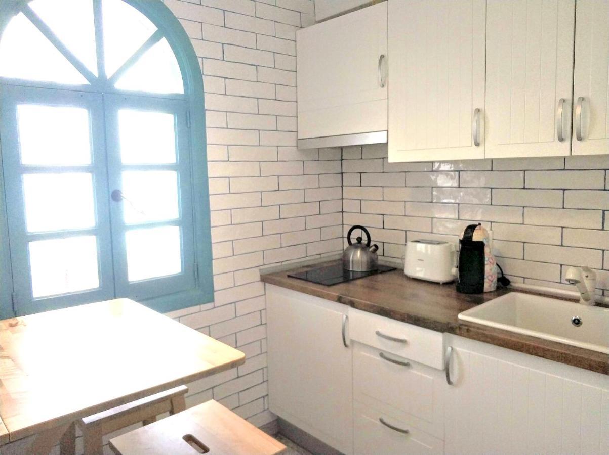 Port Royal Apartments, Heated Pool, Speed Wifi, Terrace Арона Екстериор снимка